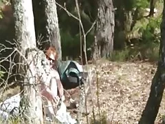 호 색 한 빨간 머리 스위스 아내 야외 스트립 및 대체