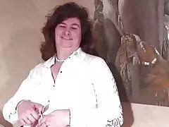 털이 음부와 큰 오래 된 할머니