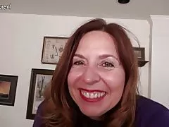 자신을가지고 노는 나쁜 미국 엄마