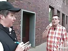 49 년 오래 된 독일 털이 milf 유혹 야외 섹스